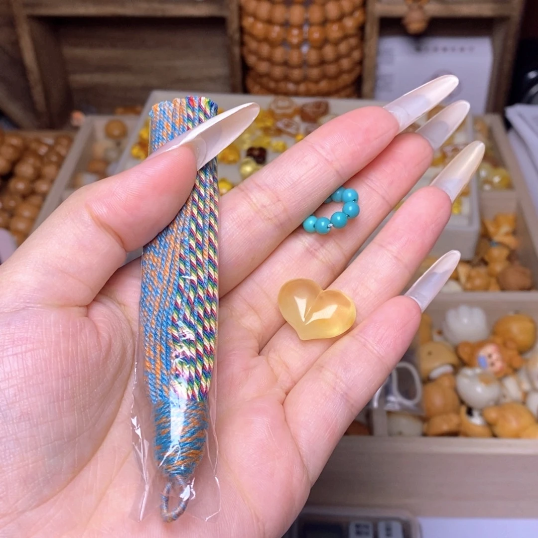 吊坠猴头核桃小蜜心1.84 大绿跑环 彩蓝流苏