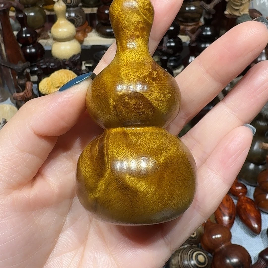 懵***嗨香榧木黄金樟葫芦葫芦（瑕）