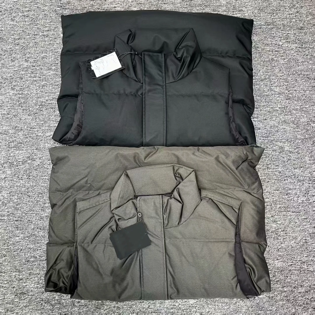 M小迈男款两色保暖羽绒马甲