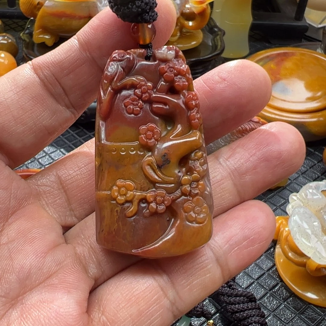 石英质玉未镶嵌颈饰