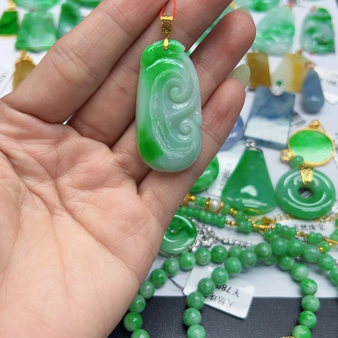 翡翠颈饰18K金镶嵌天然缅料A货一件