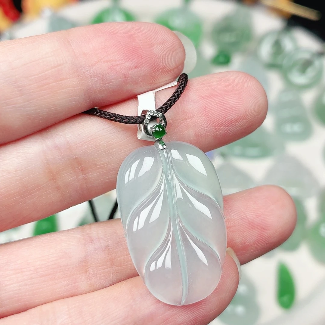 翡翠18K金镶嵌颈饰缅甸天然A货翡翠