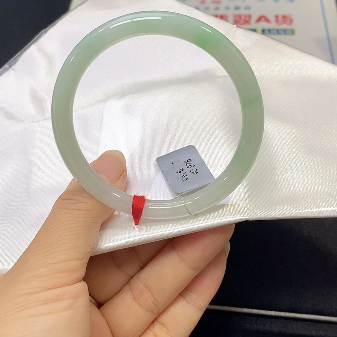 翡翠未镶嵌手镯（圆镯）54