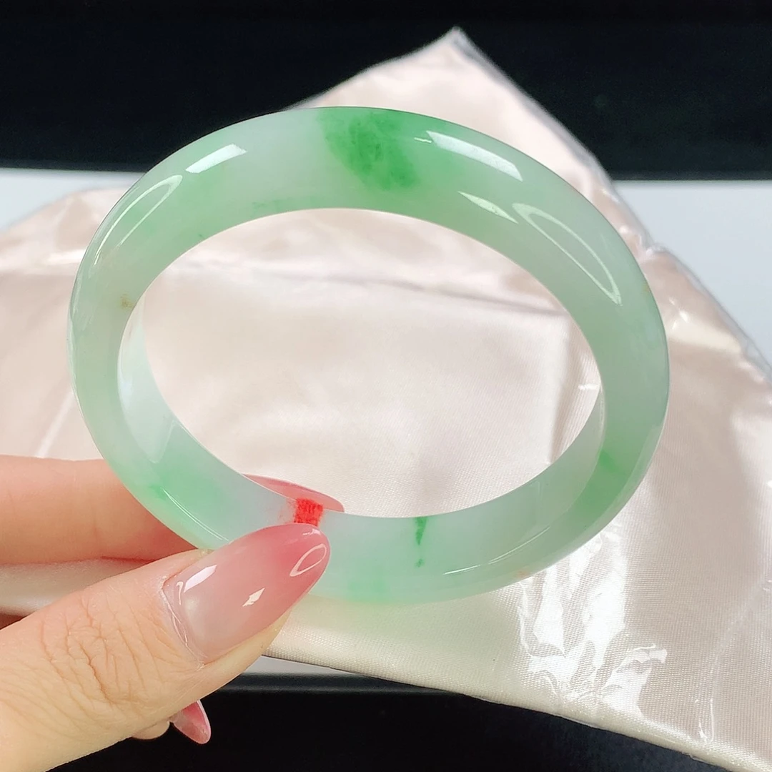 翡翠手镯未镶嵌630翡翠