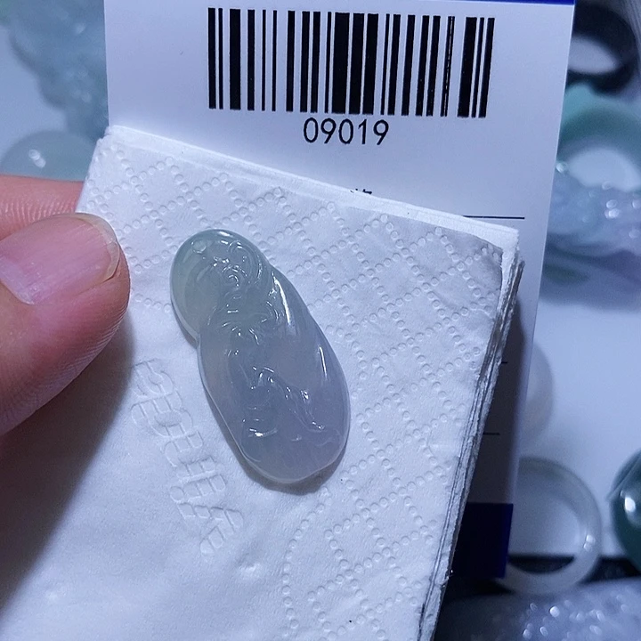 翡翠未镶嵌颈饰天光墟翡翠市场现金代购