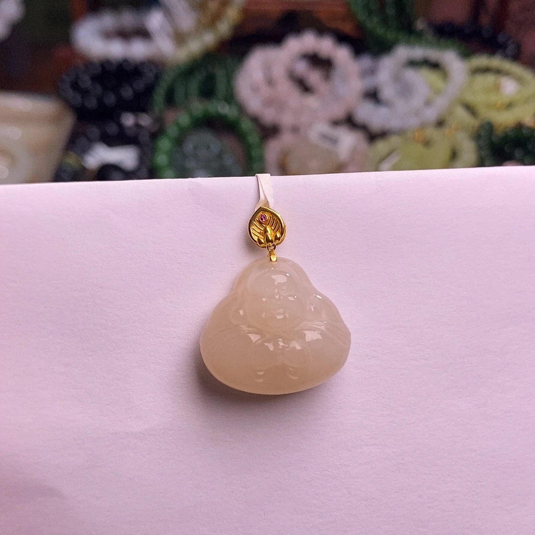 和田玉未镶嵌颈饰红藕粉金镶抱抱佛吊坠