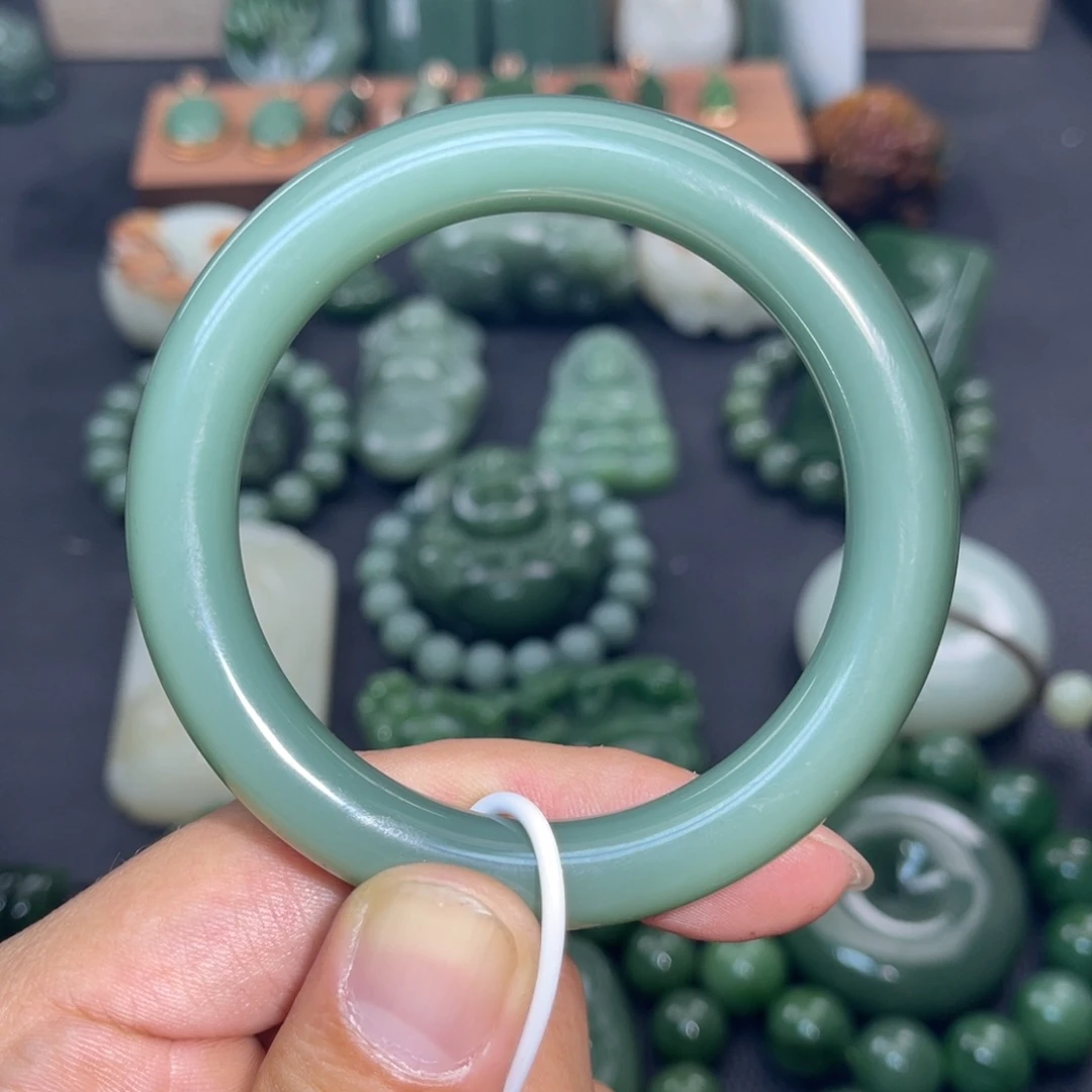 大***啡和田玉（碧玉）未镶嵌把件