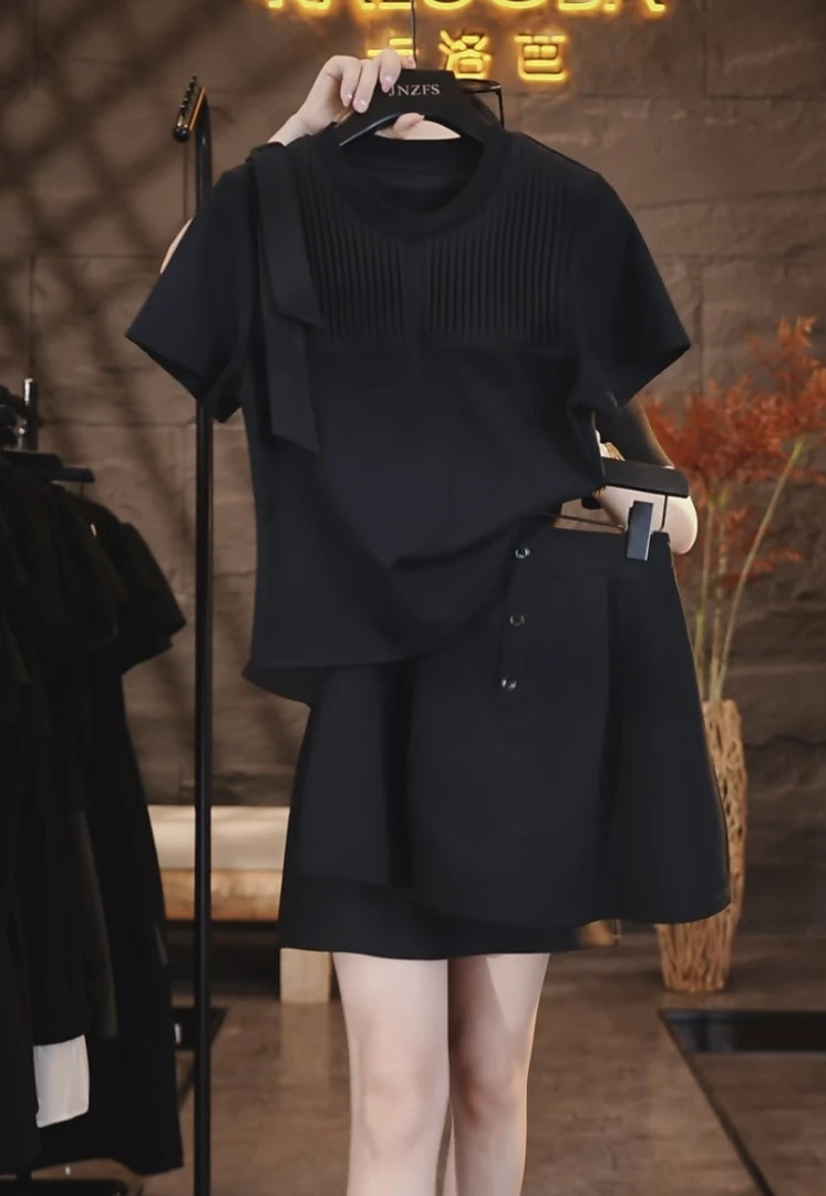 [原创大码设计师款]2025极简风显瘦上衣+裙裤套装K3139