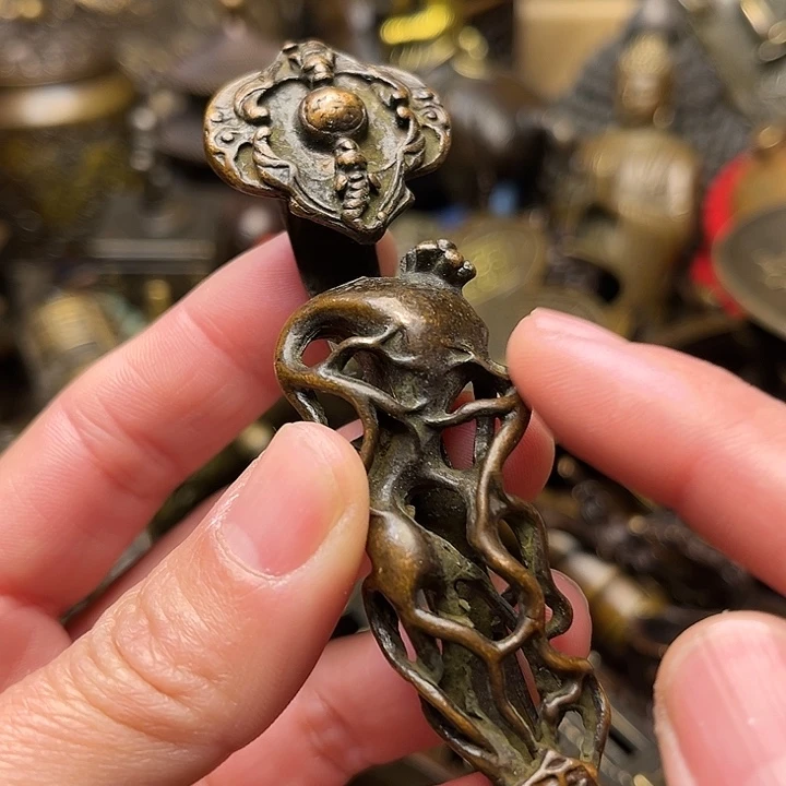 精美铜器批发档口
