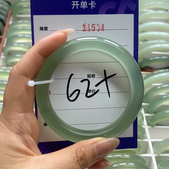 岫玉手镯未镶嵌酷**奶