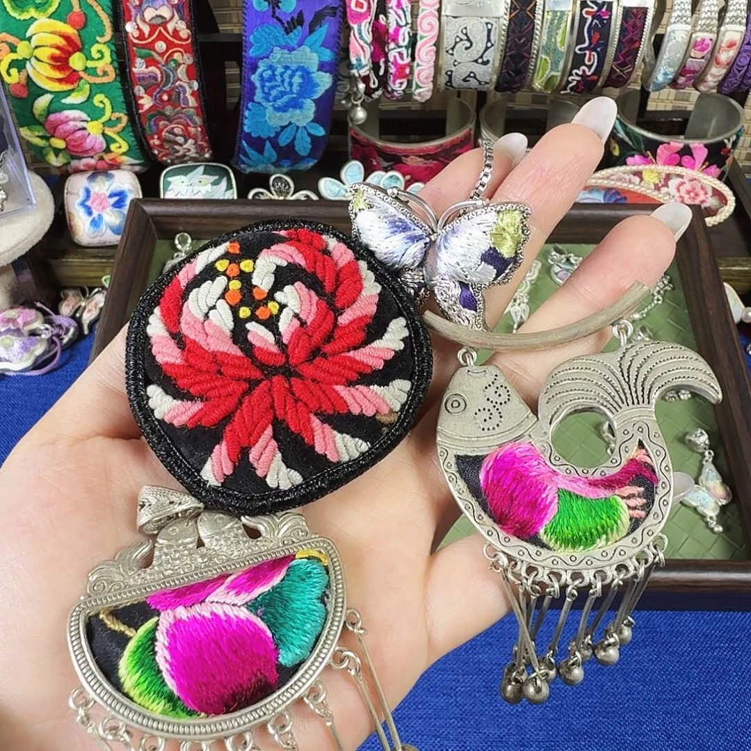 薏***k传承非遗刺绣饰品