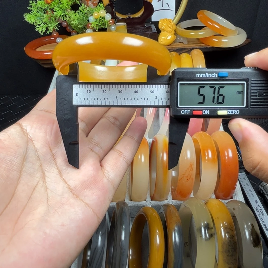 石英质玉（黄龙玉）未镶嵌手镯