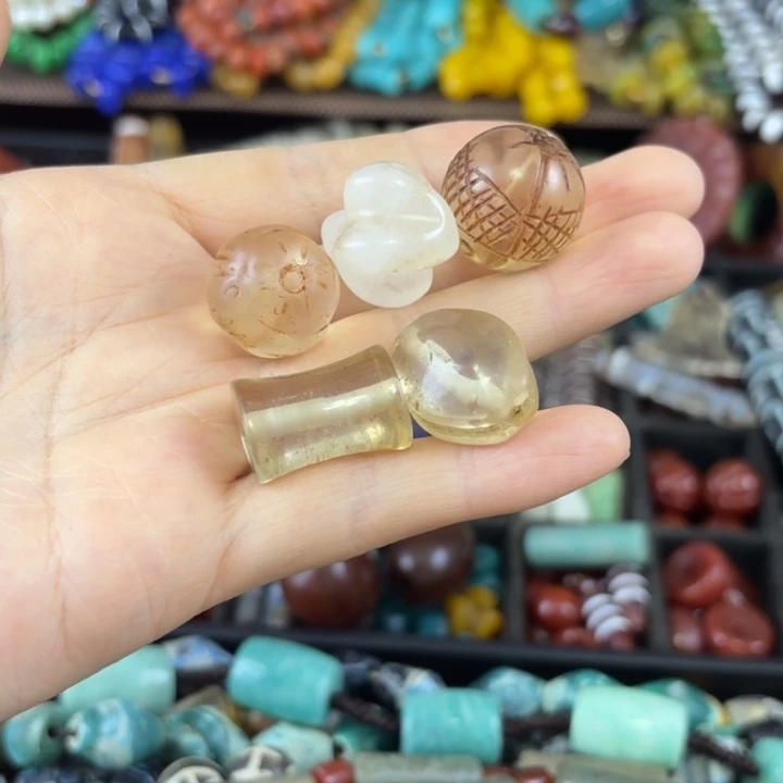 牛****未镶嵌颈饰玛瑙/玉髓
