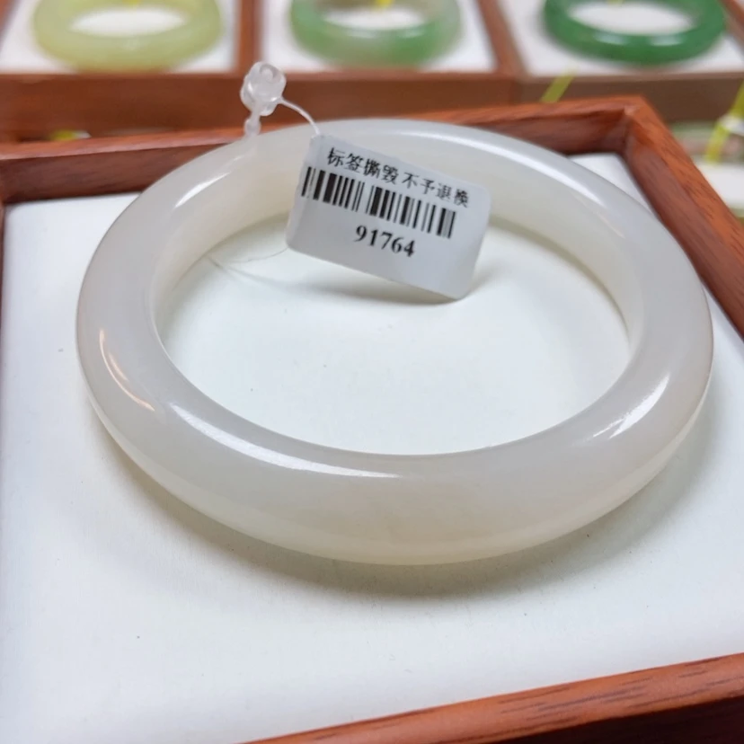 【闪购商品】和田玉手镯未镶嵌56.1。 42号