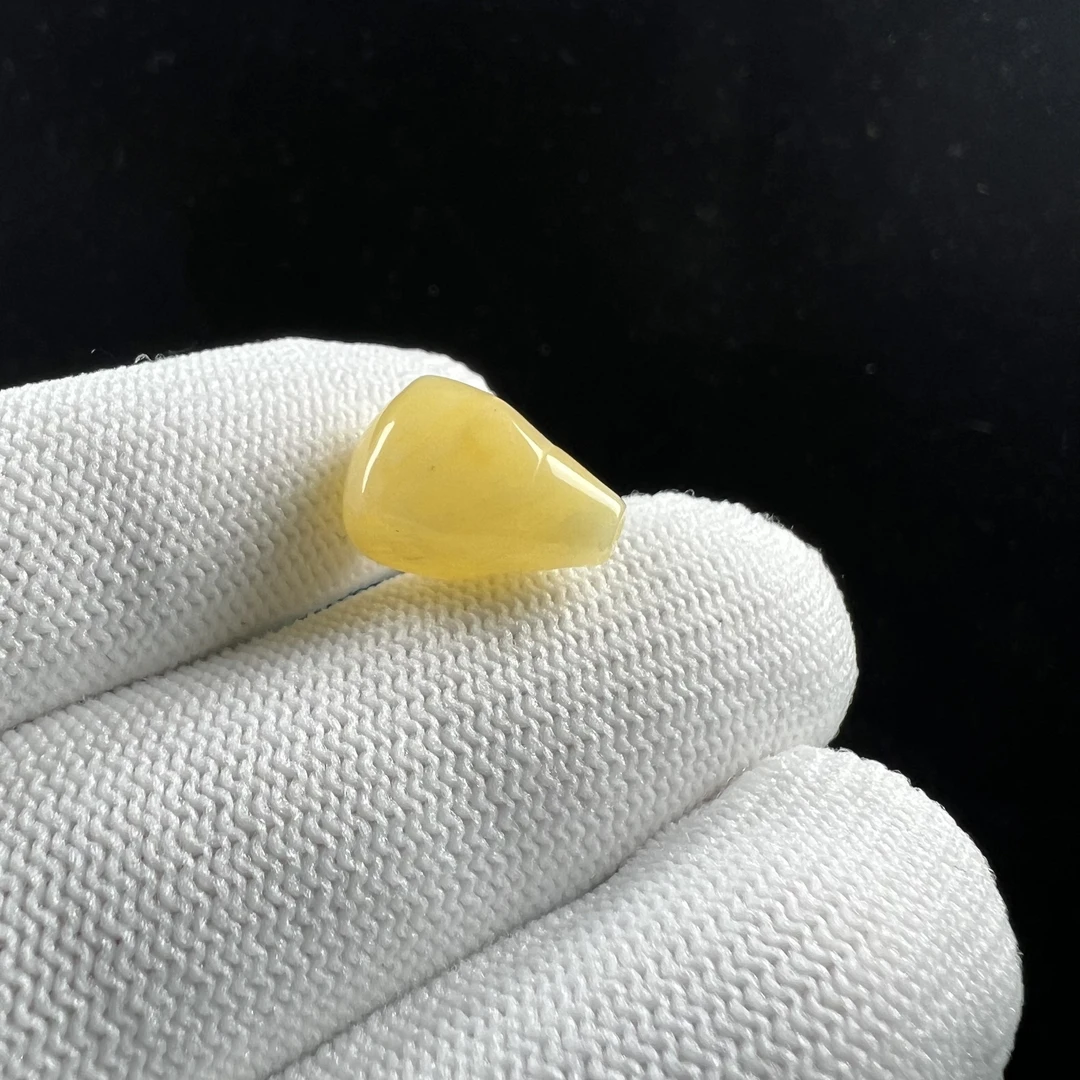 Y2206天然原矿蜜蜡 妖花三通 9.6*15mm抖音基地质检发货