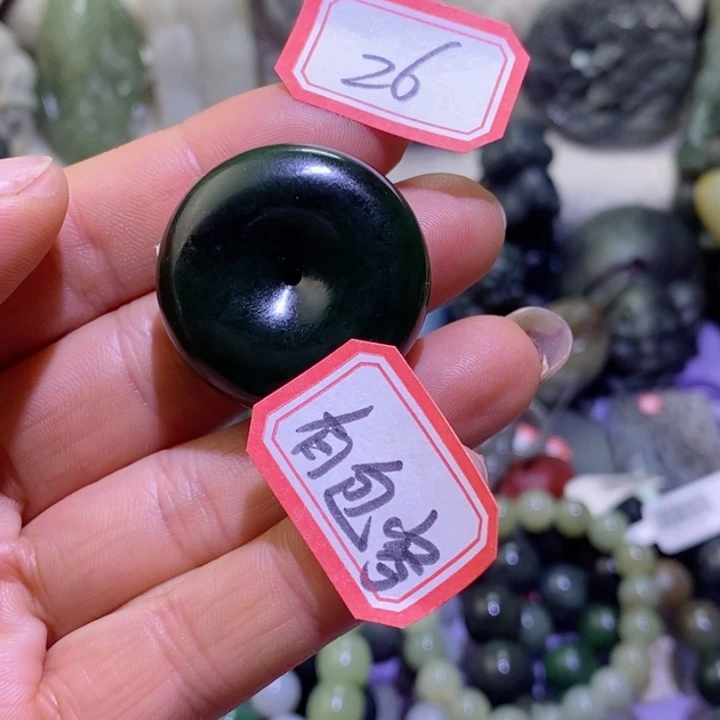 和田玉边角料未镶嵌