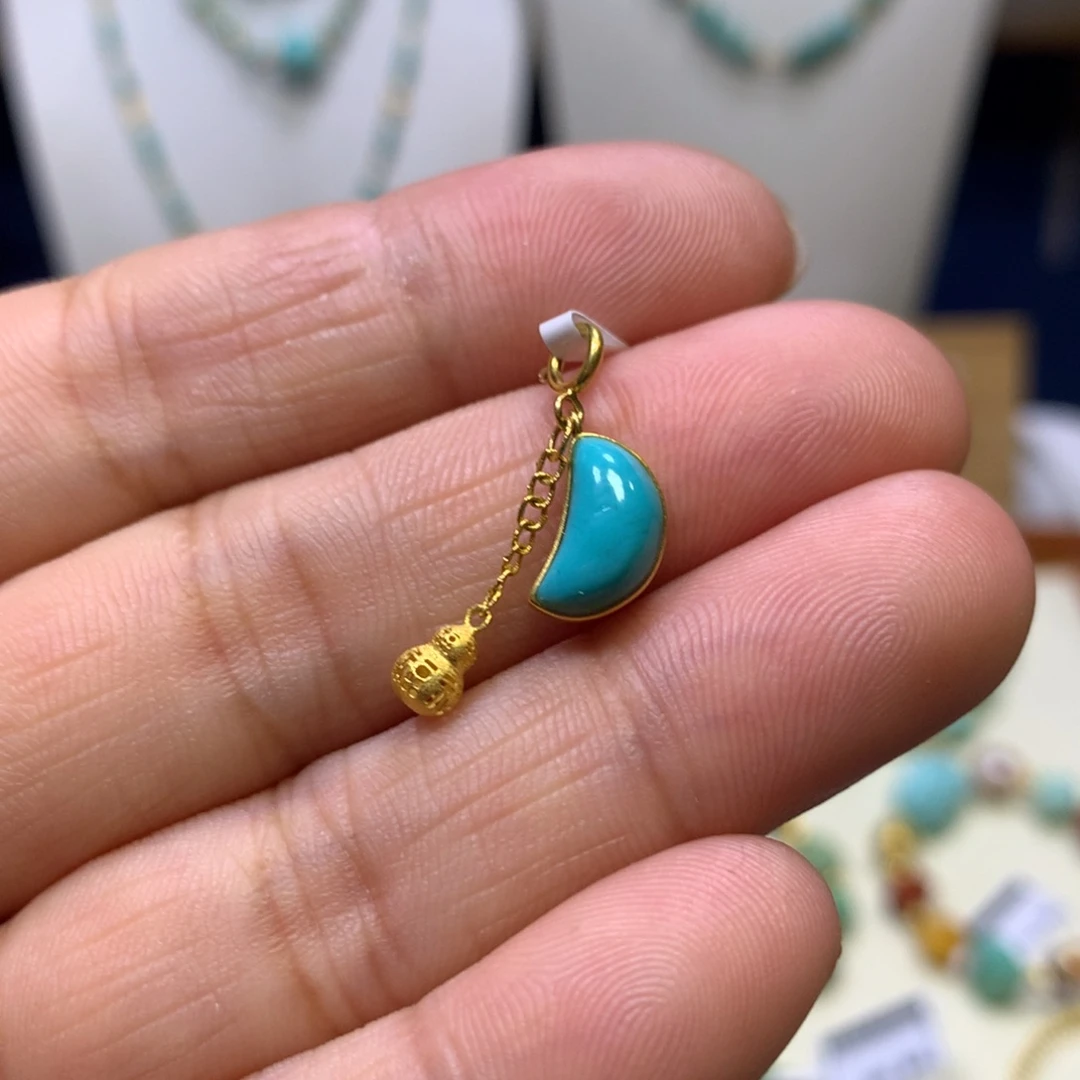 绿松石18K金镶嵌挂件