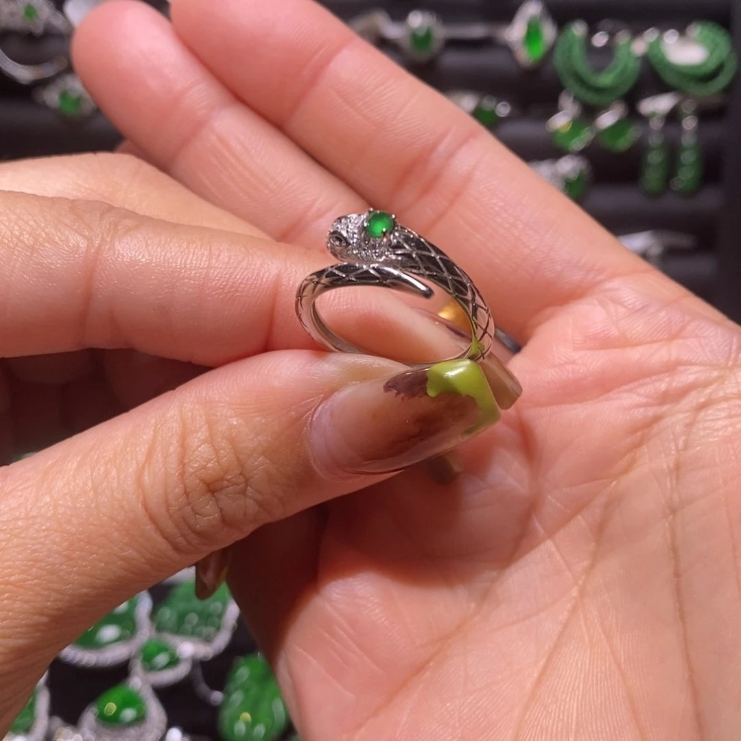 翡翠戒指银S925镶嵌蛋面戒指