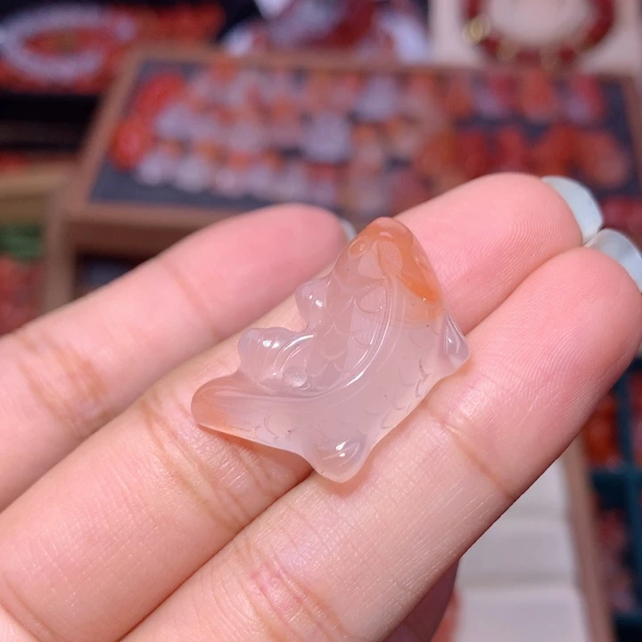 銘***萱南红玛瑙未镶嵌南红锦鲤
