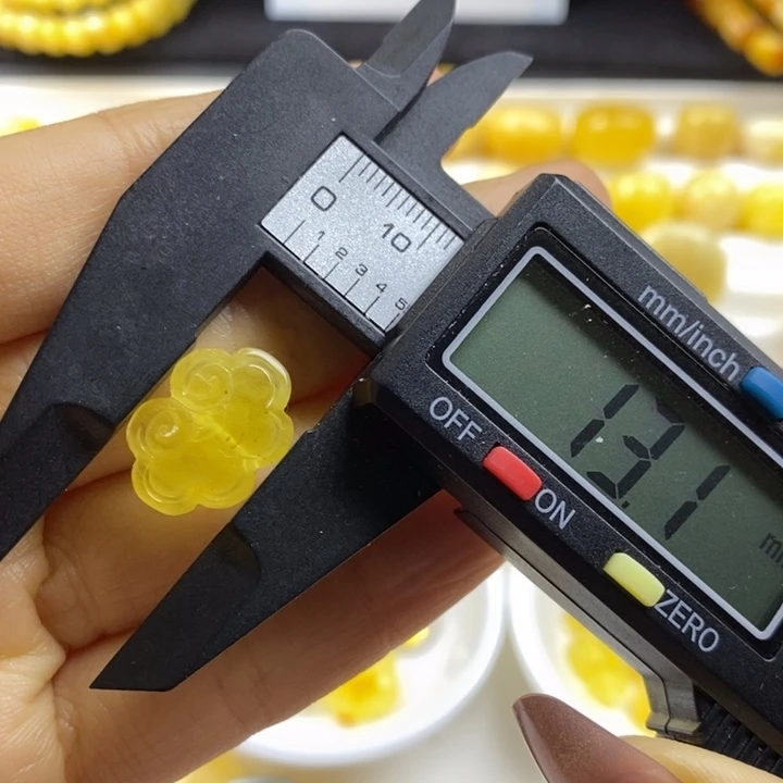 蜜蜡裸石未镶嵌微瑕