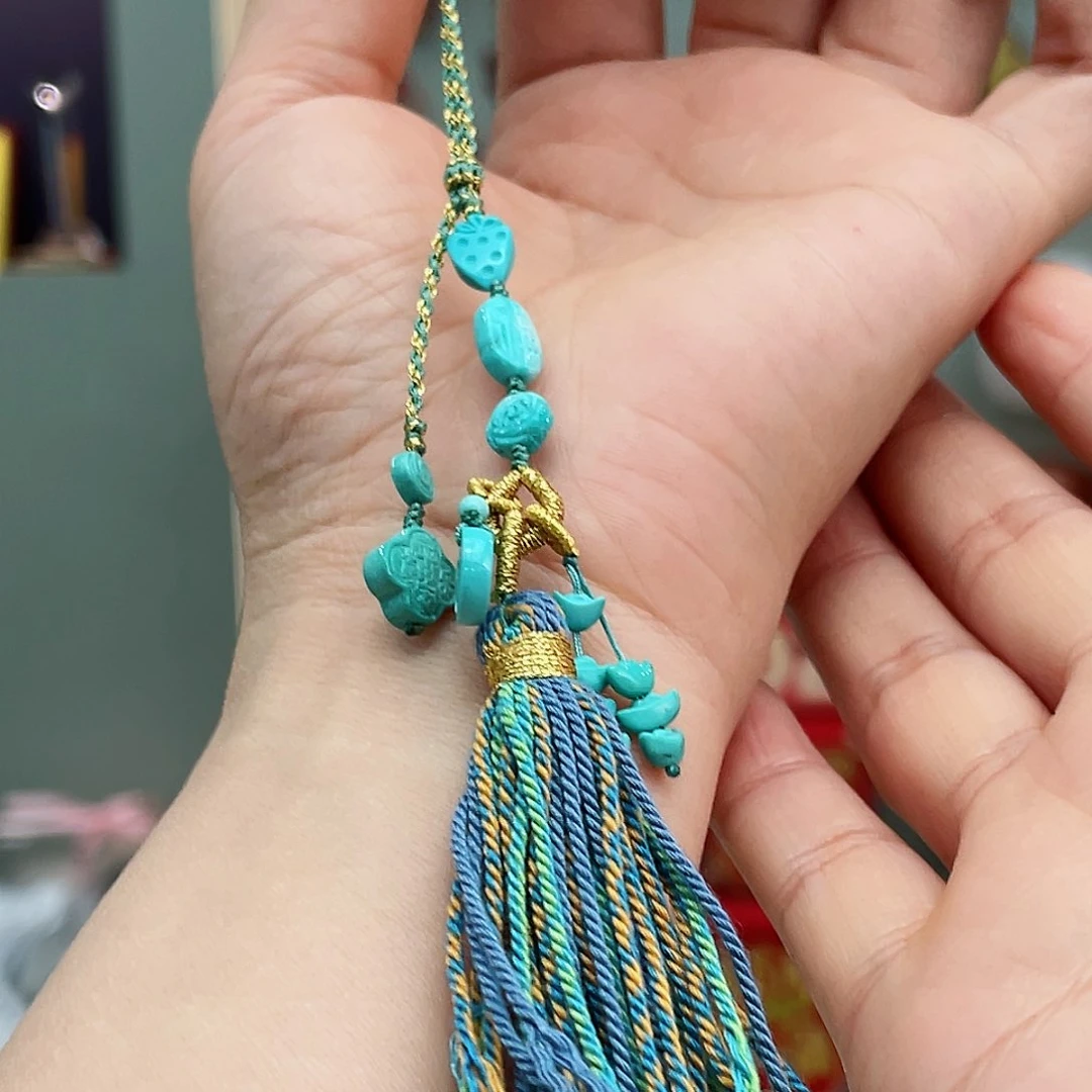 绿松石颈饰未镶嵌