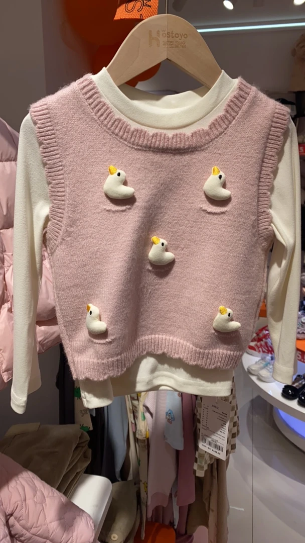 女小童可爱小鸭子毛线背心套装
