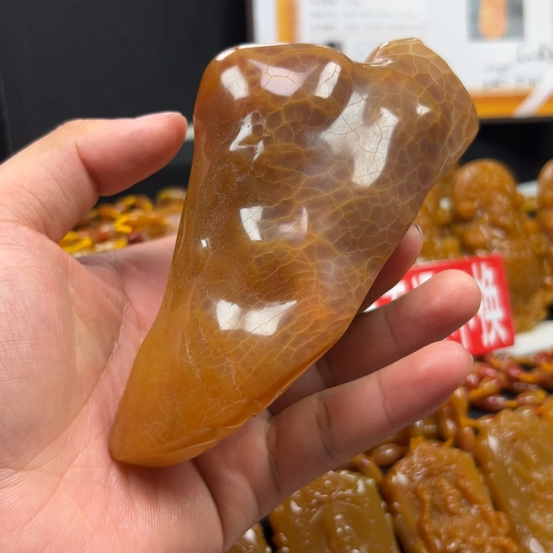 未镶嵌石英质玉（黄龙玉）多样性发货，发其一
