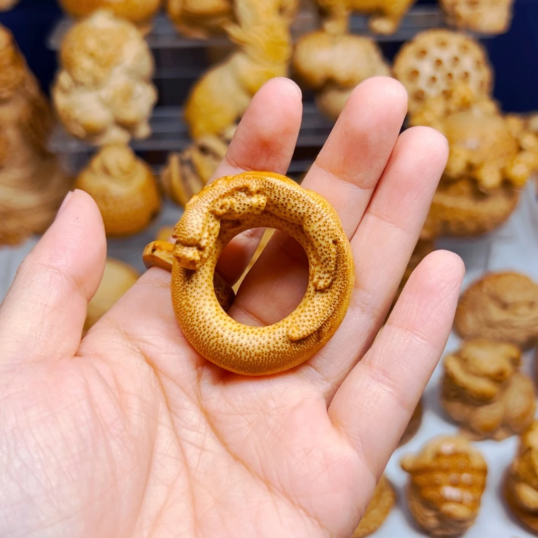 竹根雕竹雕瑞兽竹环。