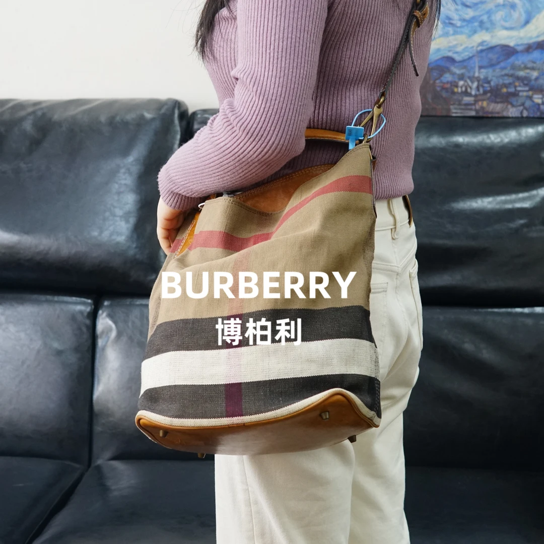 95新 BURBERRY/博柏利 巴宝莉 格纹水桶包/HD12528026/8026