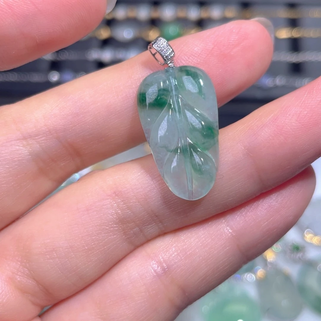 颈饰18K金镶嵌翡翠翡翠