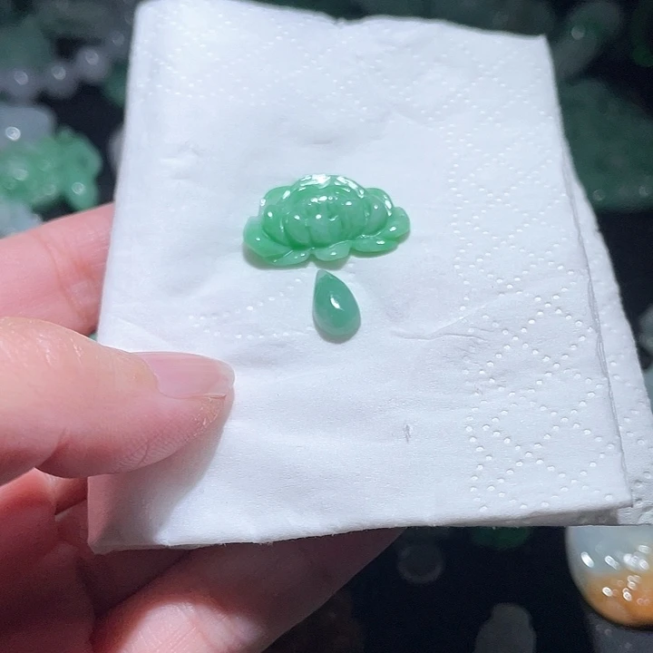 颈饰未镶嵌翡翠天