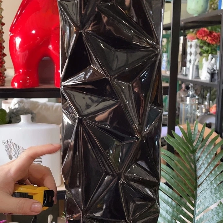陶瓷花瓶，部分微瑕
