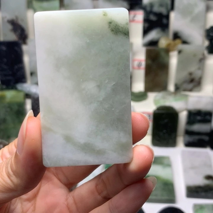 独山玉未镶嵌颈饰