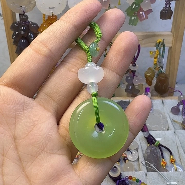 钥匙挂件绿色平安扣