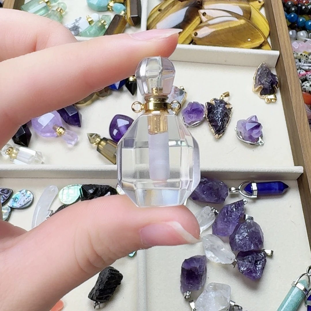 玛瑙/玉髓未镶嵌珠宝半成品白水晶方瓶一只