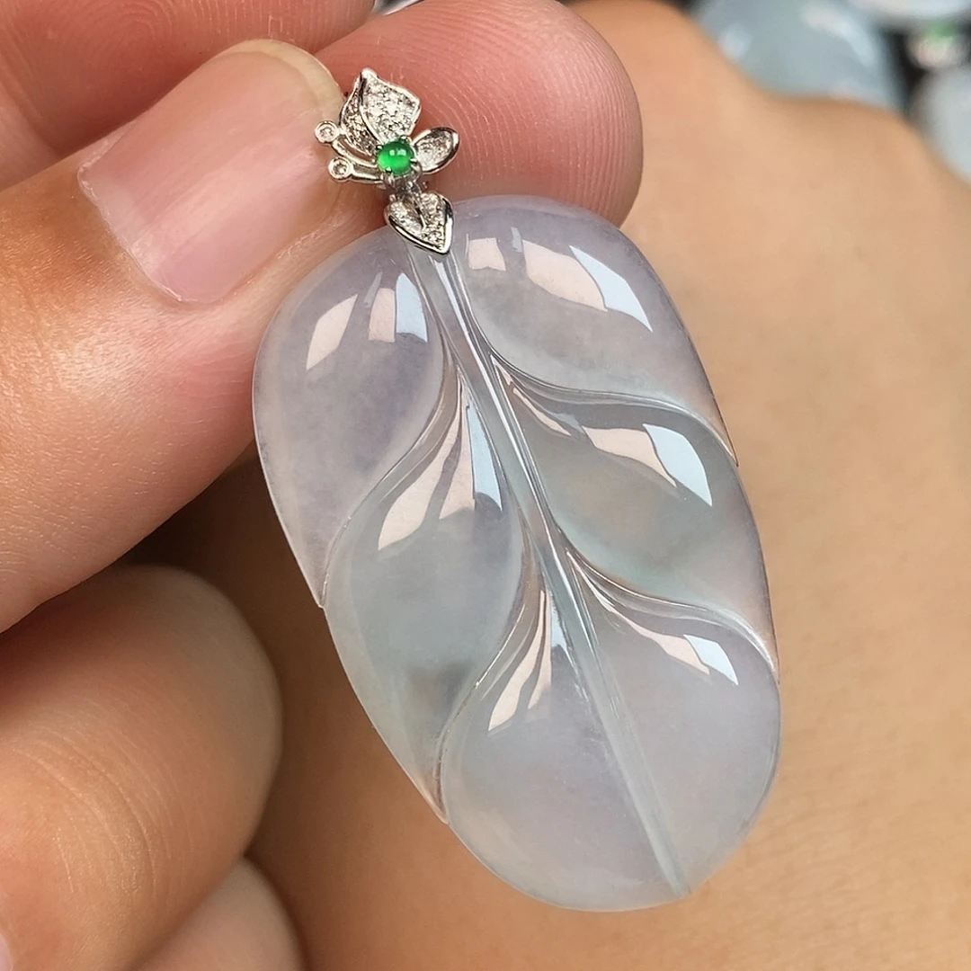 颈饰18K金镶嵌翡翠叶子