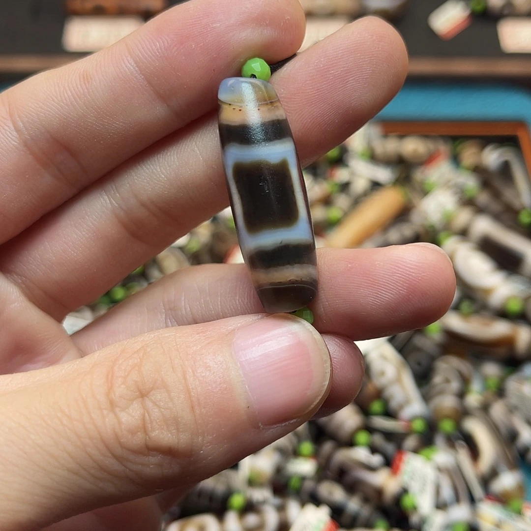 鸿***兴玛瑙/玉髓未镶嵌珠宝半成品