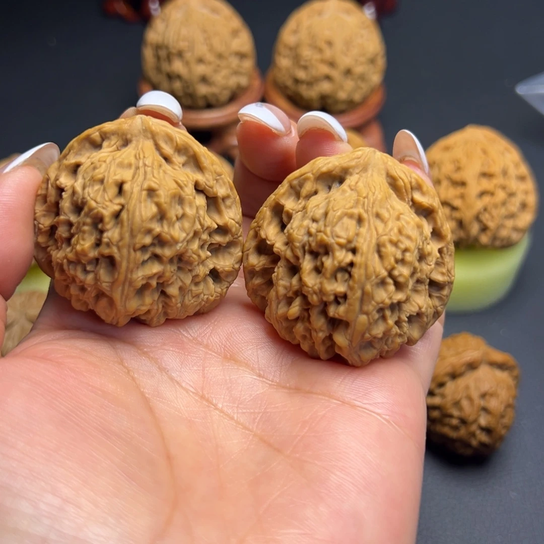 吊坠文玩核桃三角疆42