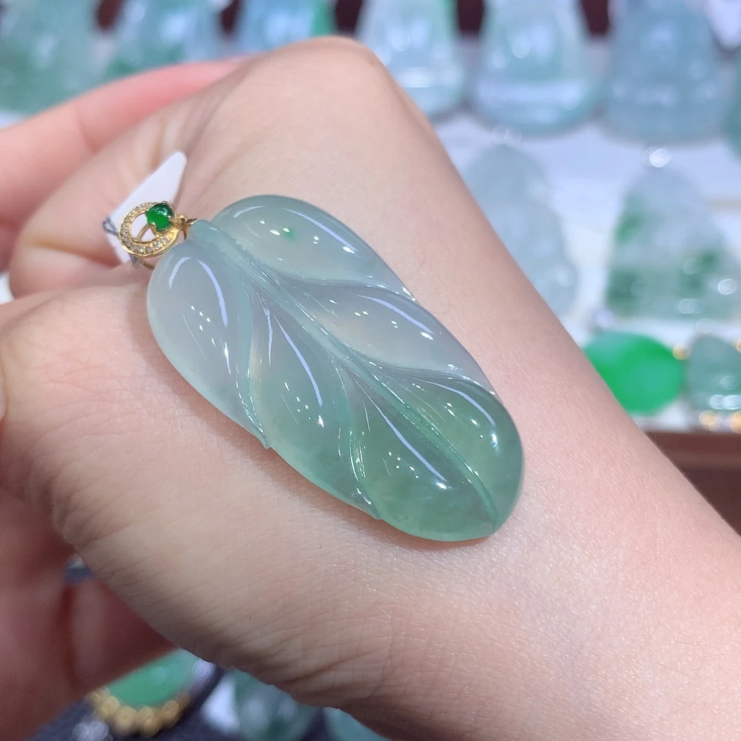 吊坠(不含链)18K金镶嵌翡翠天然缅甸A货翡翠揭阳工冰叶