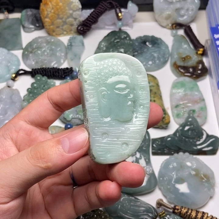翡翠未镶嵌颈饰佛观天下23