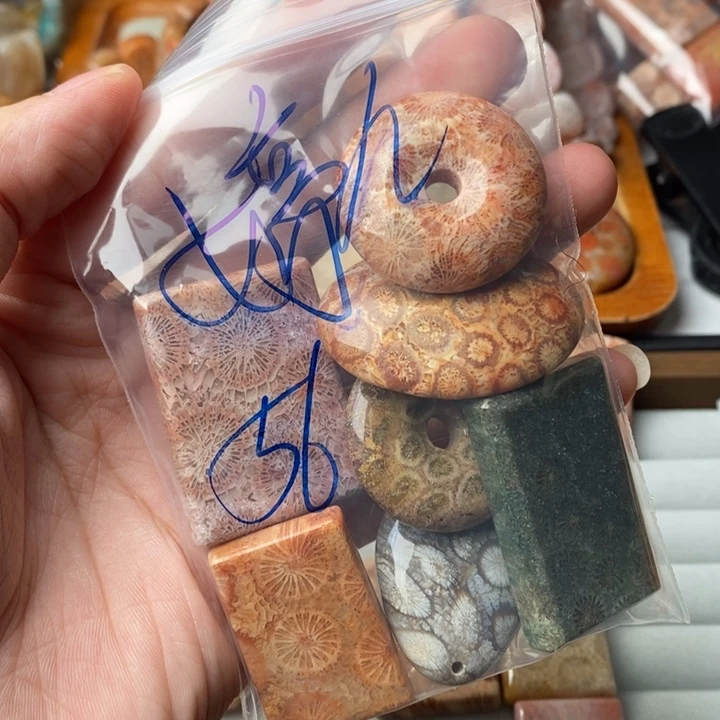 婷***姐未镶嵌珊瑚玉硅化玉