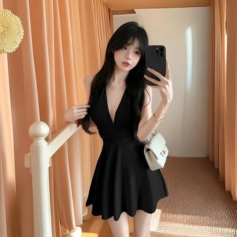 夏季新款高级感法式气质V领露背无袖背心收腰显瘦短款a字连衣裙