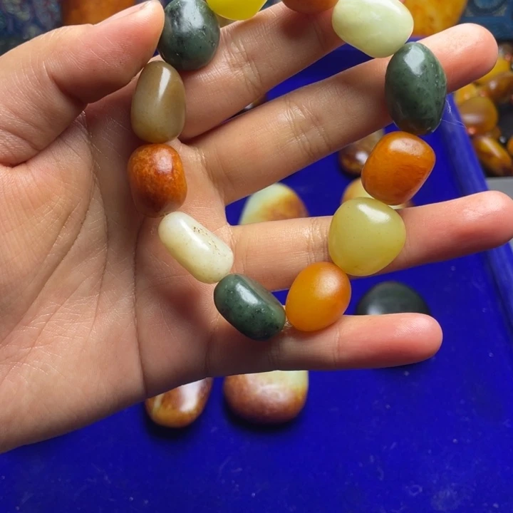 用***3和田玉未镶嵌颈饰