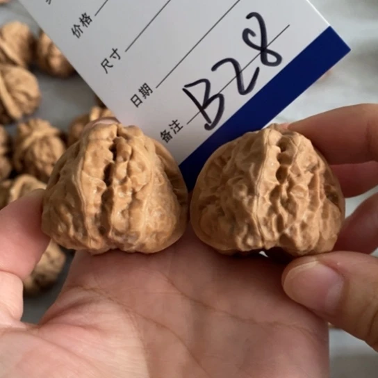 牡***孩文玩核桃把件39蛤蟆头