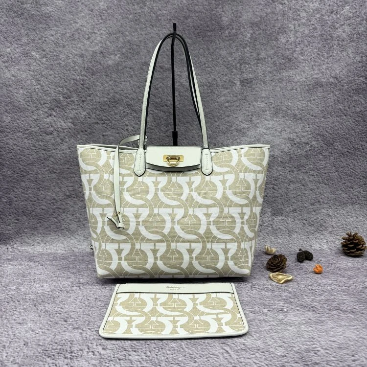 95新/菲拉格慕/包包/[251211XZWC]/C18679683435