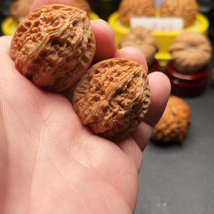 文玩核桃吊坠野生品好骨质文玩核桃