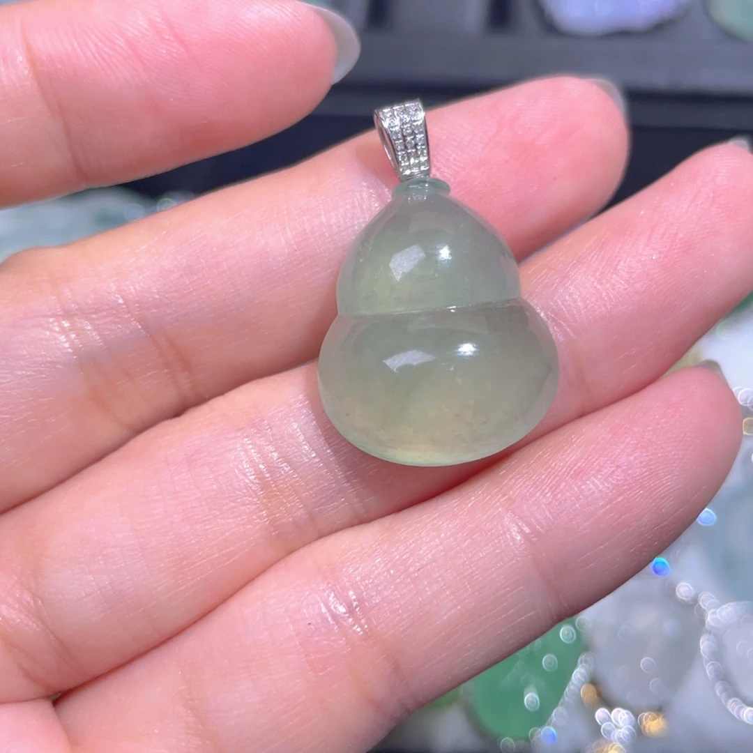 颈饰18K金镶嵌翡翠翡翠