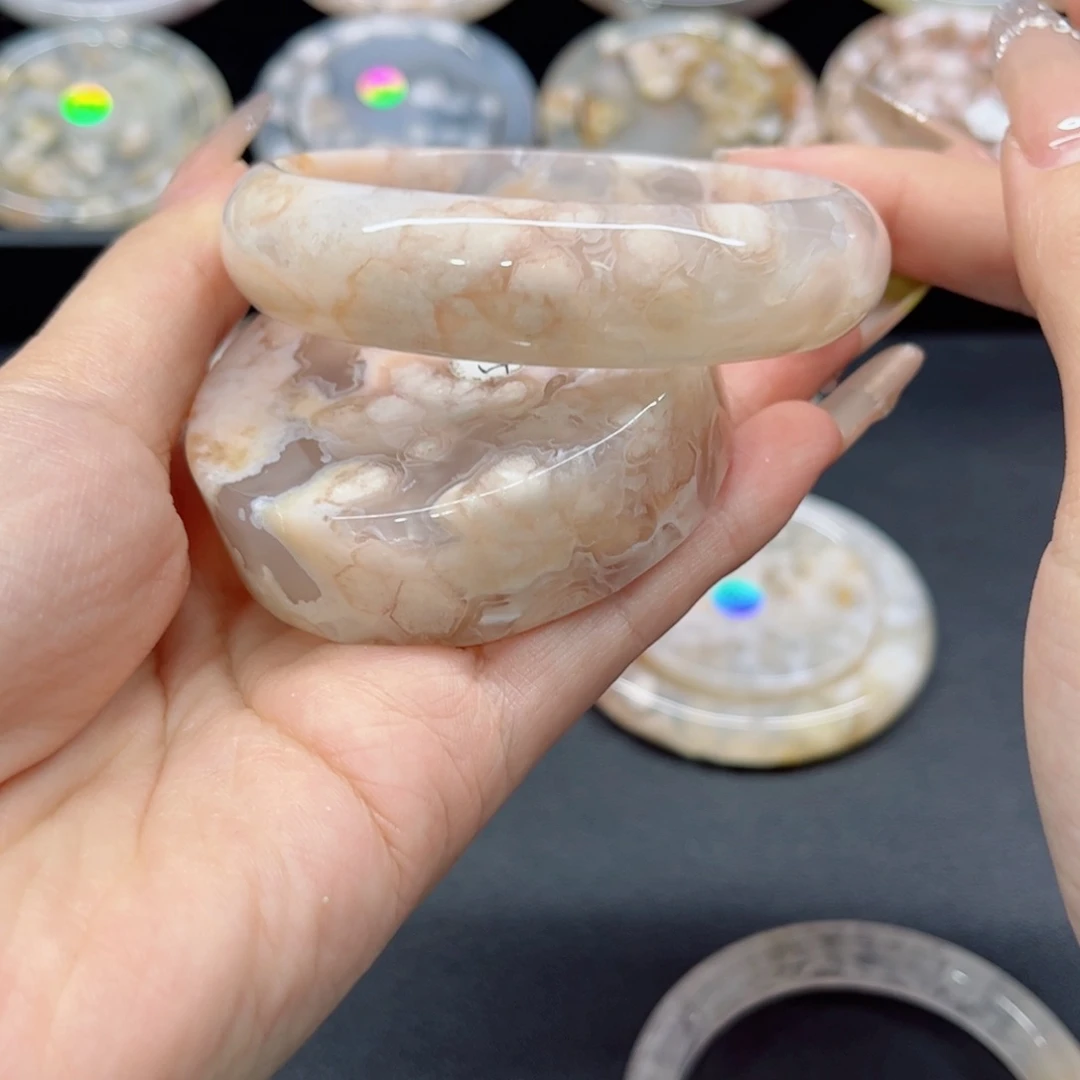 玛瑙/玉髓手镯未镶嵌6061