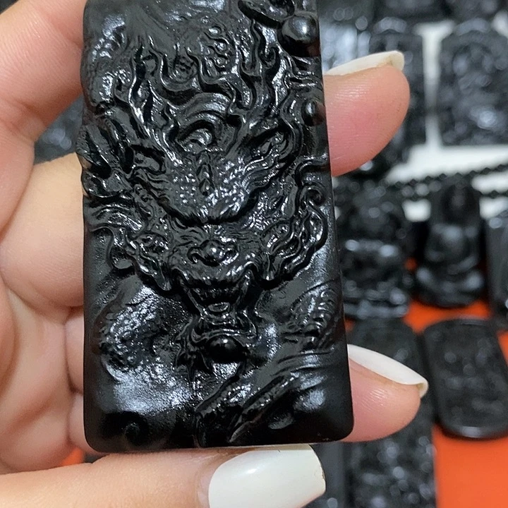 ℛ***軍蛇纹石玉未镶嵌颈饰