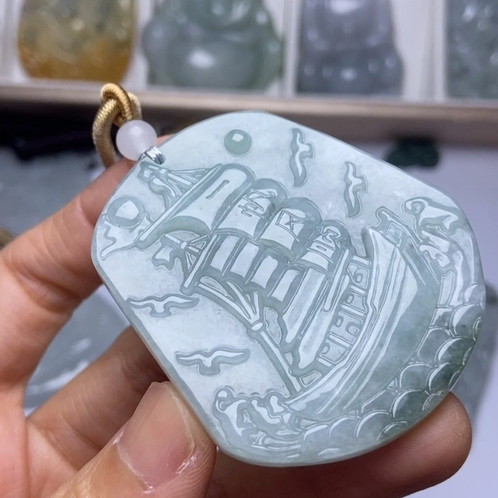 翡翠未镶嵌颈饰翡翠